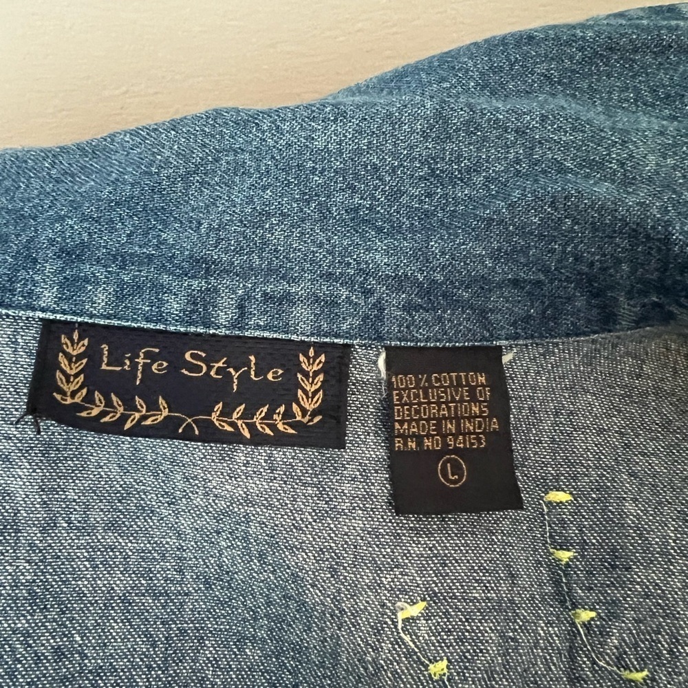 Life Style Denim Jacket Size Large - Picture 5 of 7